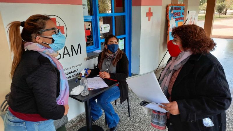 Continúa la asistencia a familias aisladas y la entrega masiva de barbijos