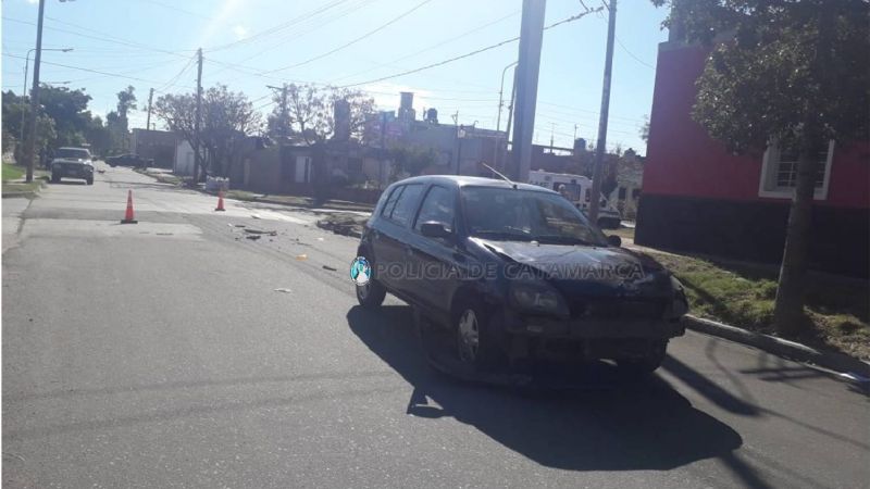 Chocaron un auto y una moto