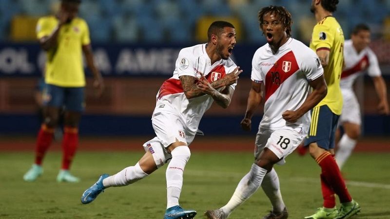 Perú sorprendió a Colombia y logró su primer triunfo