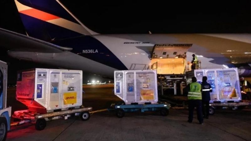 Llegaron más de un millón de AstraZeneca y se esperan otros dos de Sinopharm