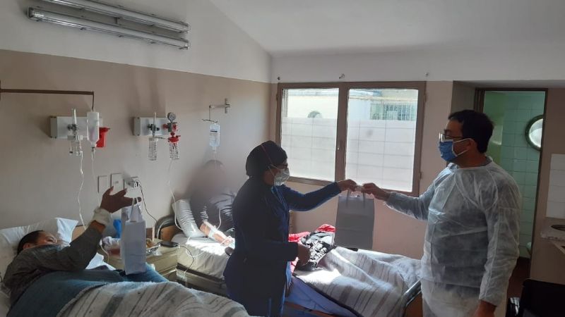 Papás internados por Covid recibieron un presente