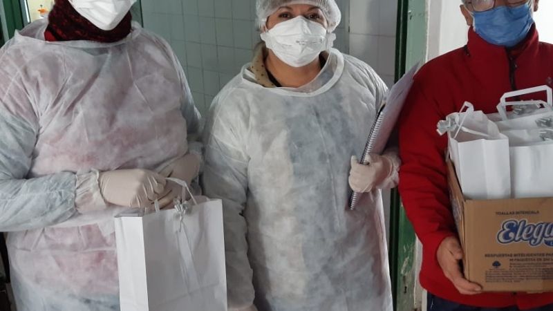 Papás internados por Covid recibieron un presente