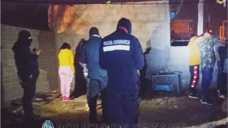 Desalojan a diez personas de una fiesta clandestina