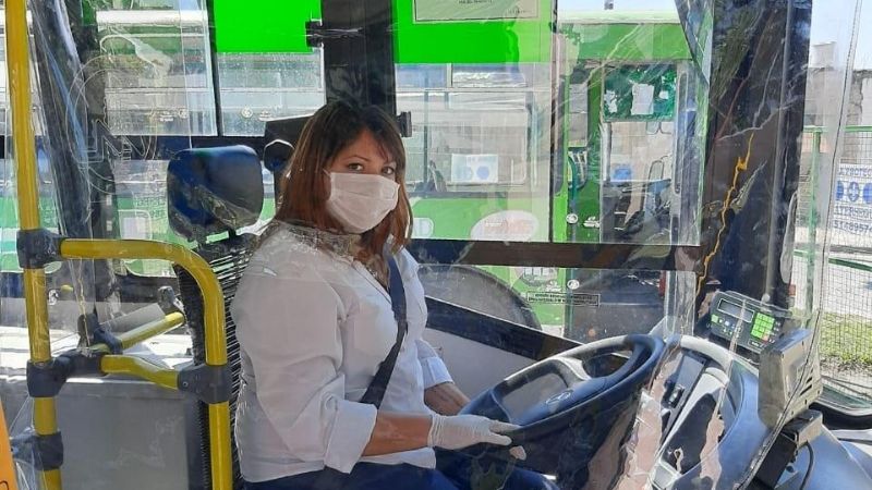 Impulsan la contratación de mujeres como choferes del transporte automotor