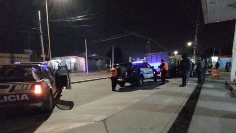 Familia boliviana viajaba en la caja de un camión