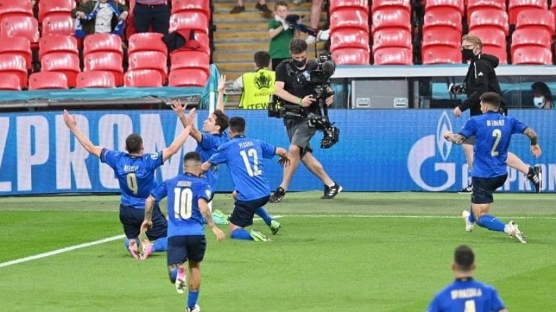 Ganaron Italia y Dinamarca y están en los 4tos. de la Eurocopa