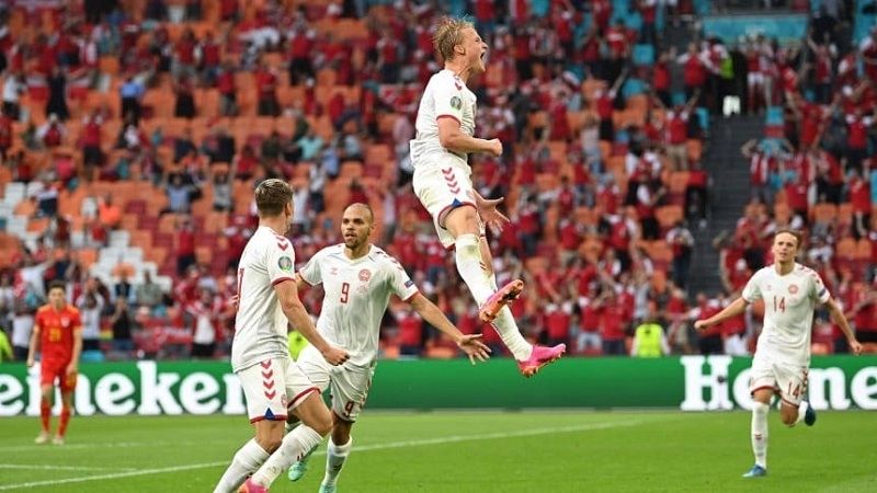 Ganaron Italia y Dinamarca y están en los 4tos. de la Eurocopa