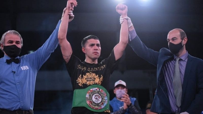 Quintana noqueó a Daneff en gran pelea y se llevó la corona