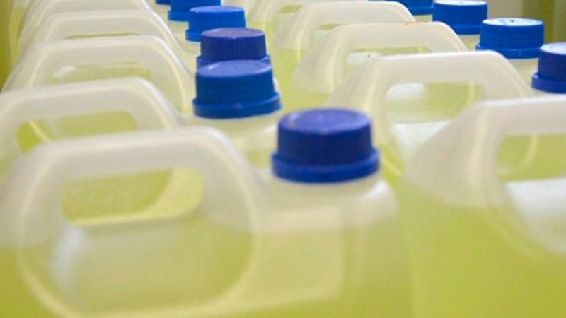 Prohíben la venta de una marca de lavandina