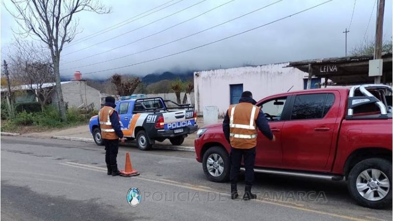 Desbaratan clandestinas, notifican a 73 personas y secuestran 93 vehículos