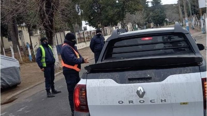 Desbaratan clandestinas, notifican a 73 personas y secuestran 93 vehículos