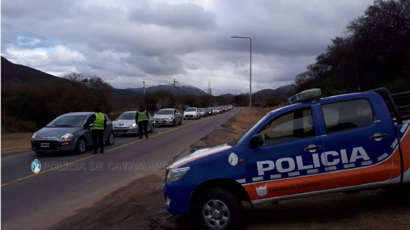 Desbaratan clandestinas, notifican a 73 personas y secuestran 93 vehículos