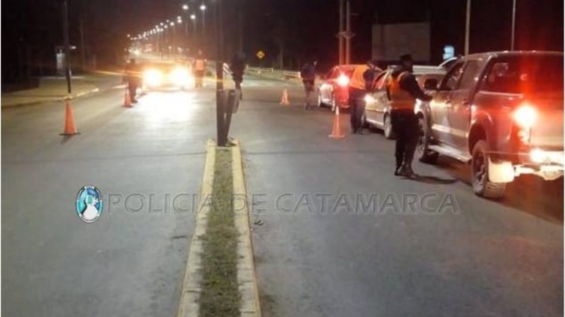 Desbaratan clandestinas, notifican a 73 personas y secuestran 93 vehículos