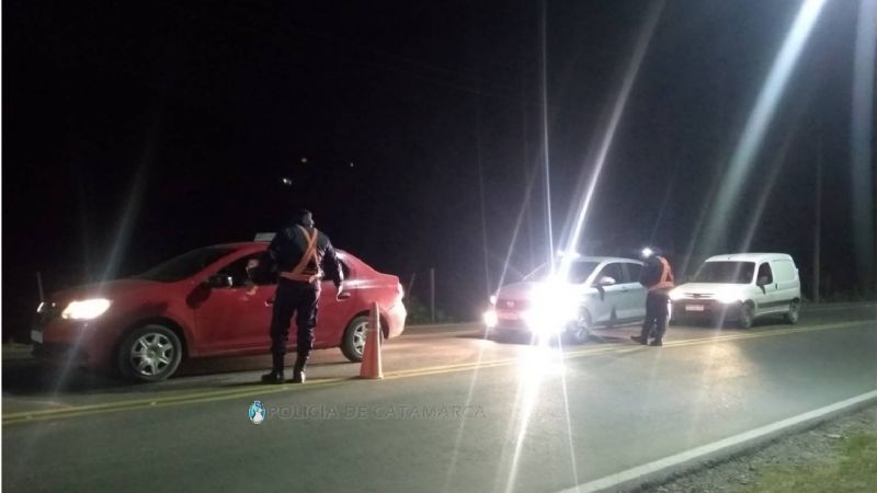 Desbaratan clandestinas, notifican a 73 personas y secuestran 93 vehículos