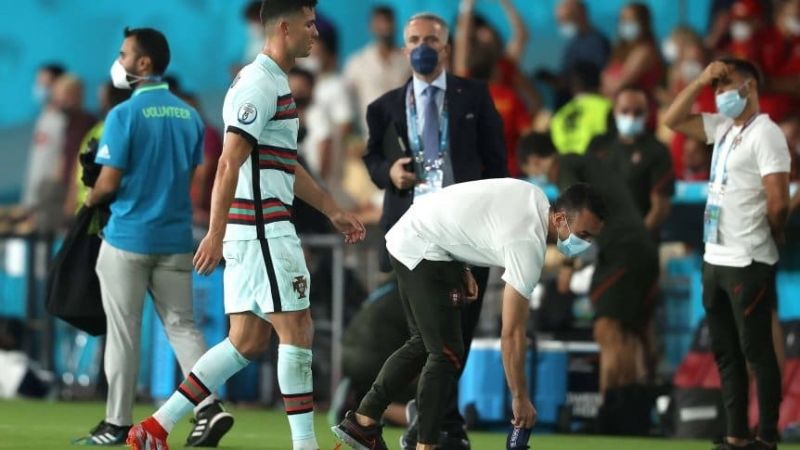 En Portugal cuestionan gesto de Cristiano Ronaldo con la cinta de capitán