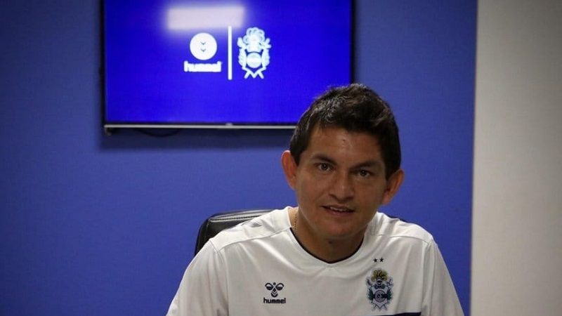 Gimnasia recibió al “Pulga” Rodríguez al ritmo de Luis Miguel