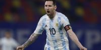MESSI festeja su gol de penal, y fue el que generó más peligro a los chilenos. Hizo estrellar un tiro en el ardo, y Bravo le sacó otro.