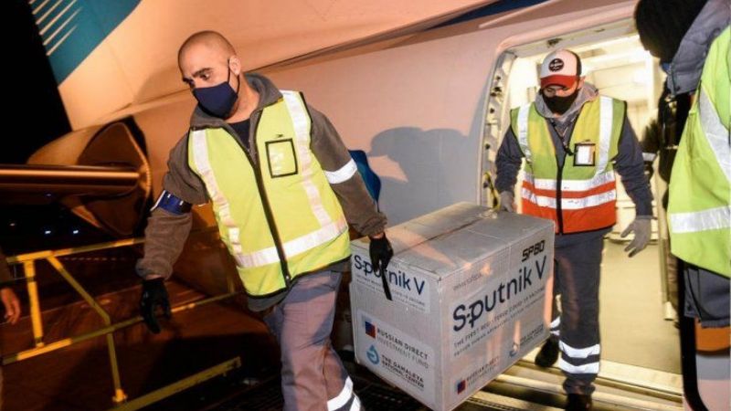 Llegan al país casi un millón de vacunas Sputnik V