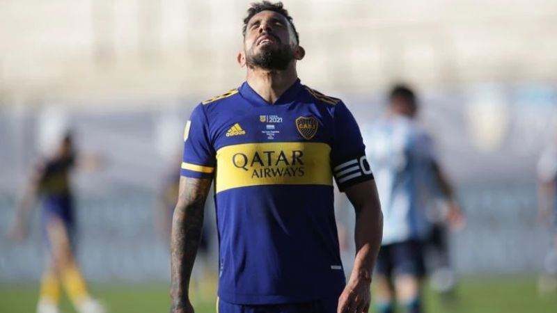 Carlos Tevez, de vacaciones, para meditar sobre su futuro