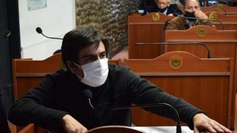 “Solo se dedican a fogonear todas las medidas con consignas negacionistas”