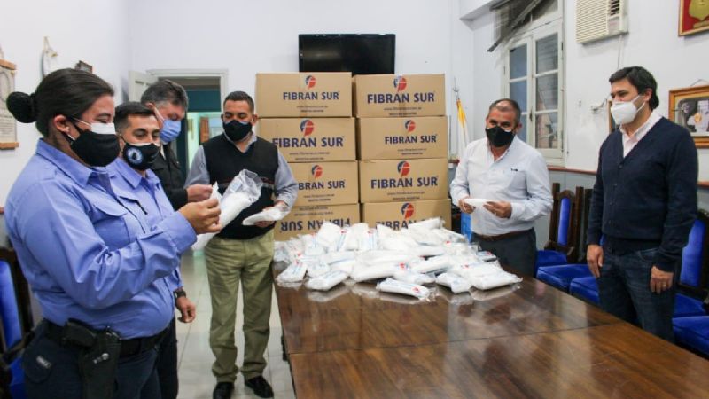 Aguirre defendió el uso del doble barbijo