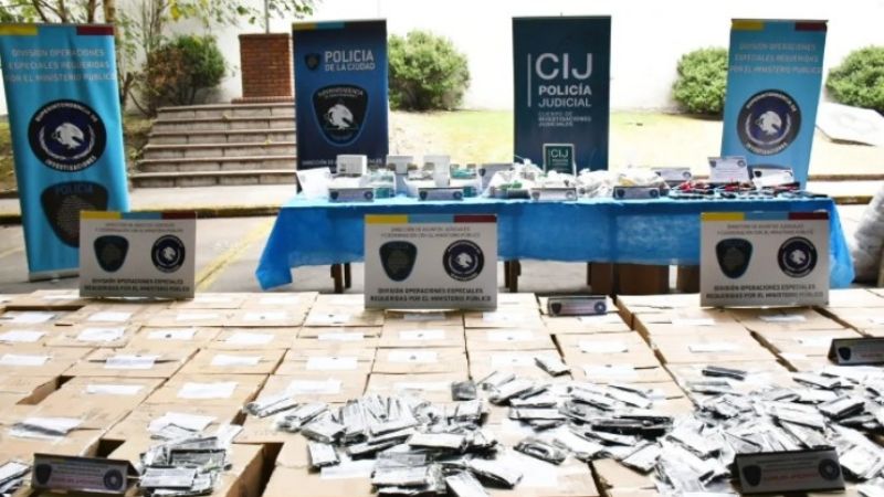 Cayó banda que fabricaba barbijos truchos con el logo del Conicet