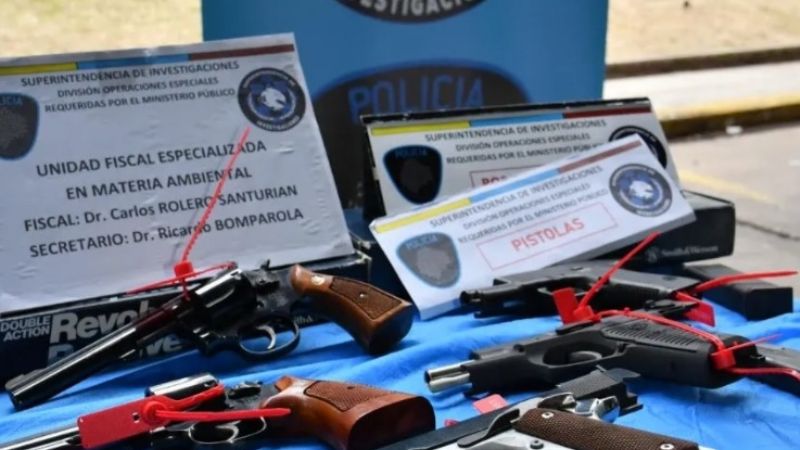 Cayó banda que fabricaba barbijos truchos con el logo del Conicet