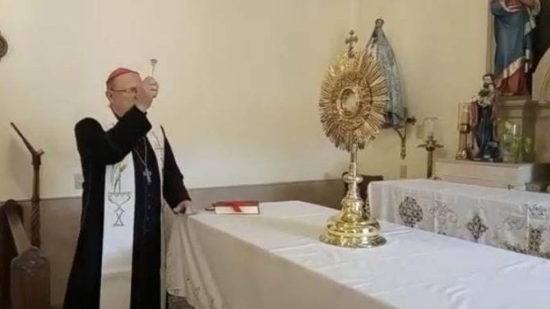 Un regalo para el Santísimo en tiempos de pandemia