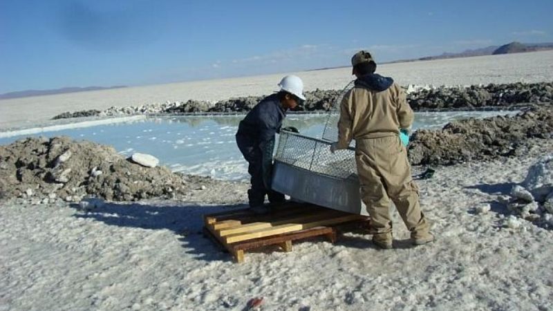 Científicos desarrollan una forma ‘barata y fácil’ de extraer litio del agua de mar