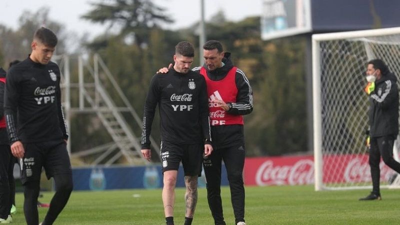 Romero complicado y una duda en el mediocampo de la Selección