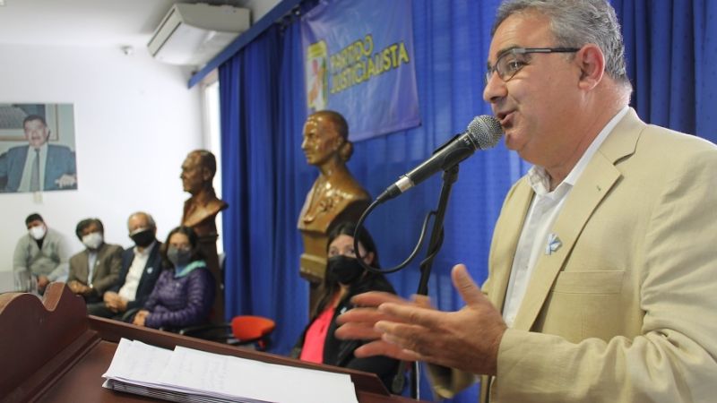Lucía y Raúl en el homenaje a Vicente Saadi en el PJ
