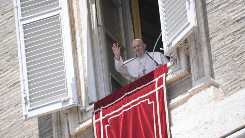El papa Francisco reapareció en público después de la operación de colon
