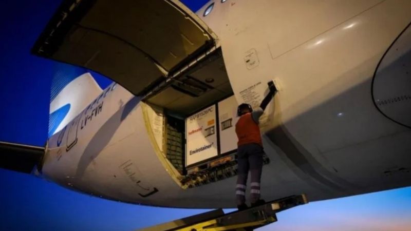 Llegaron más de 730 mil vacunas de AstraZeneca