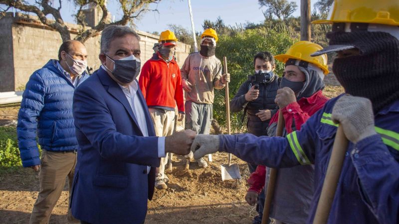 Jalil y Saadi recorrieron obras para mejorar el servicio de agua y de cloacas