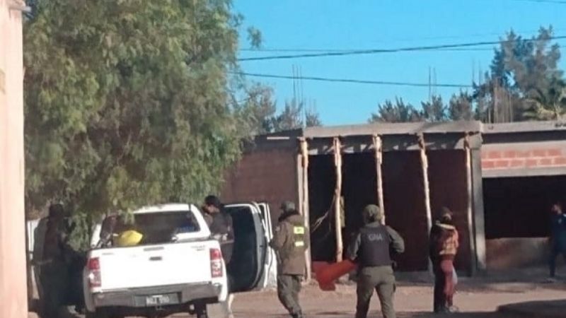 Operativo antidrogas en Fiambalá con personas detenidas