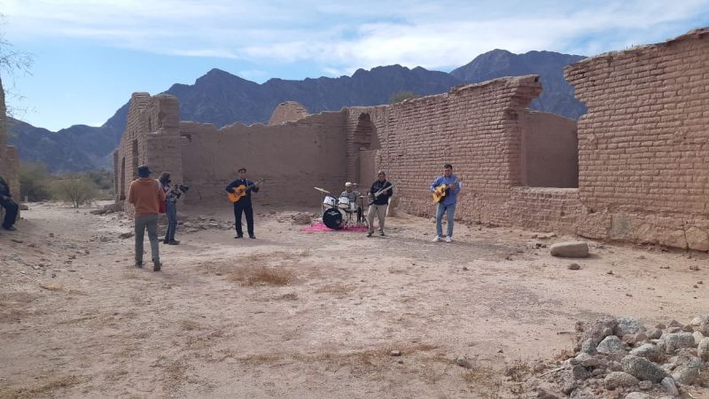 El Poncho Virtual contará con delegaciones artísticas de los 16 departamentos