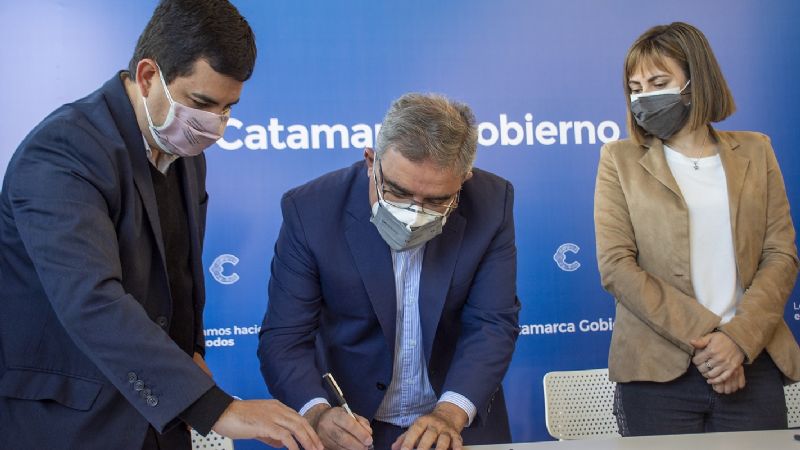 Jalil anunció más viviendas y obras a través de la Caja de Crédito
