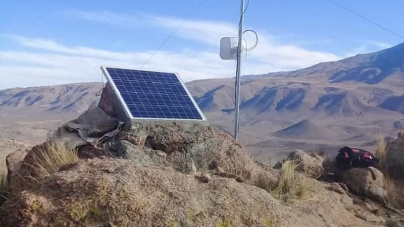 Zona serrana de Santa María: trabajan en la instalación del WIFI domiciliario