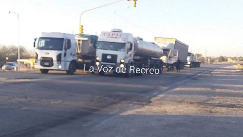 Municipales de Icaño cortan ruta 157