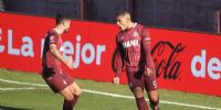 A los 41 años, Sand festejó su cumpleaños con dos goles para Lanús.