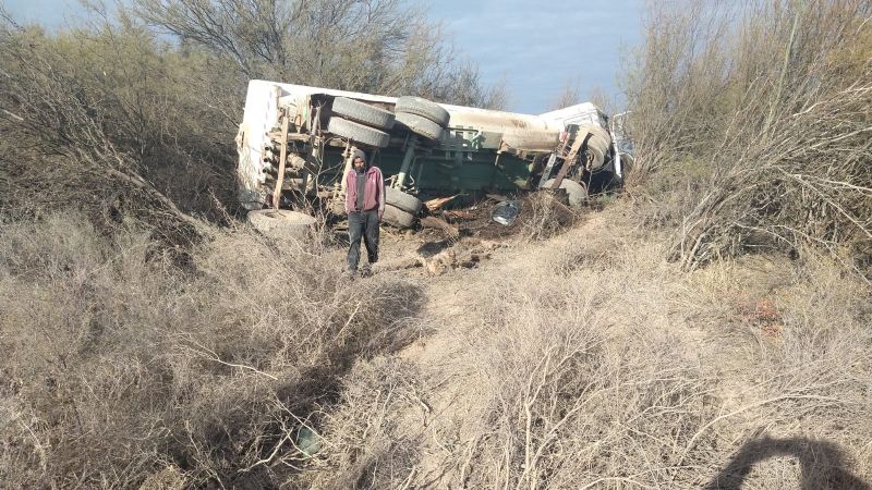 Volcó un camión en la ruta 60