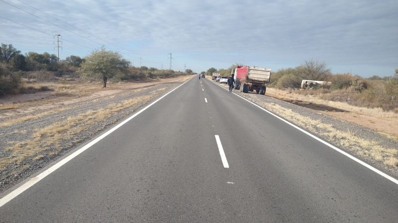 Volcó un camión en la ruta 60