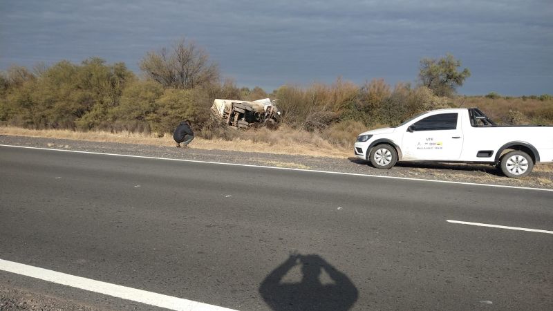 Volcó un camión en la ruta 60