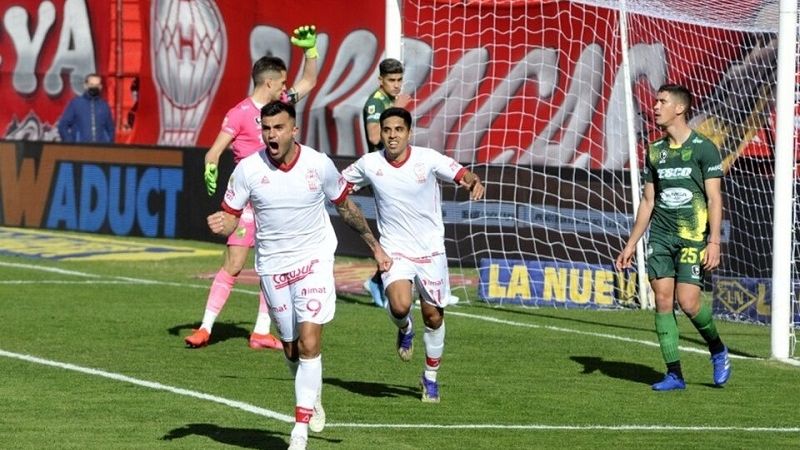 Con uno menos, Colón venció a River en el Monumental