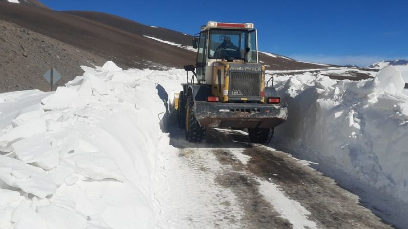 Se habilitó el Paso de San Francisco para el paso de cargas especiales