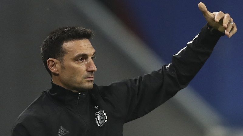 Las dudas y las pistas de Scaloni para enfrentar a Ecuador