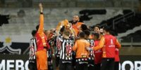 HEROE. Éverson atajó dos penales y convirtió el último pra que Mineiro pase a los 4tos. de la Libertadores.