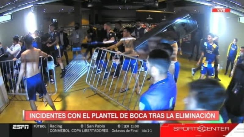 Graves incidentes y gases contra jugadores y directivos de Boca