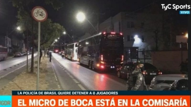 Boca pasó la noche en el micro frente a una comisaría