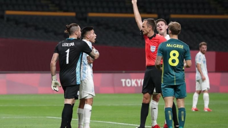Argentina cayó 0-2 con Australia, en su debut olímpico